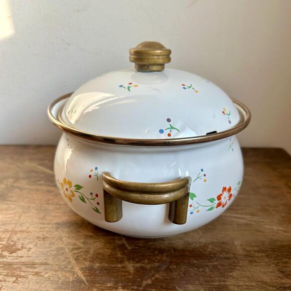 Vintage Enamel and Brass Floral 2.5 Quart Lidded Pot | Cottagecore Granny Chic - Picture 3 of 8